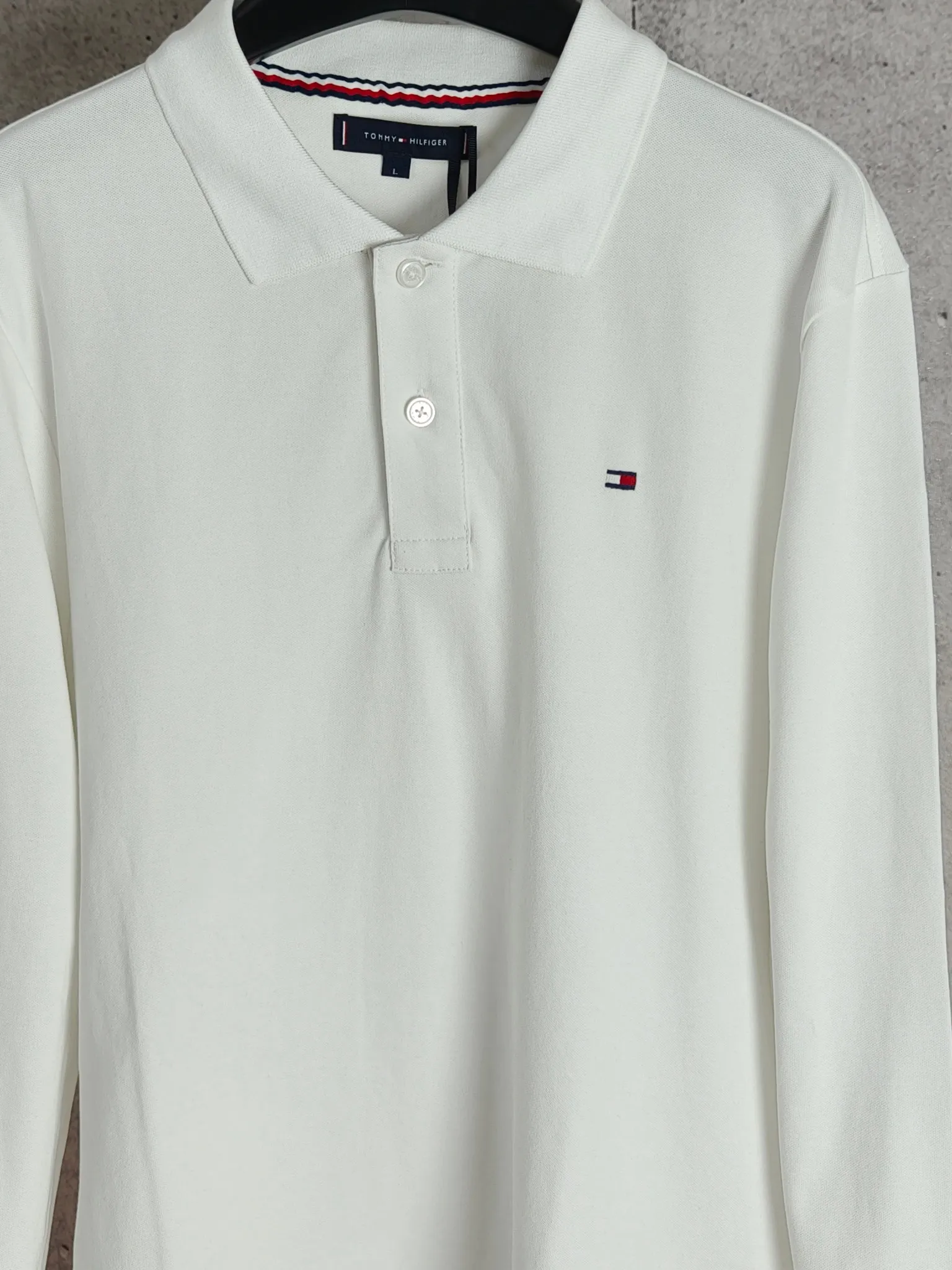 P200 Real shot quality High version Tommy embroidered polo shirt lapel long sleeves High-end quality Complete with three labels, comfortable and breathable, classic and simple, exquisite and fashionable, details show high-end quality Color: Black White Gray Navy Size: M-XXL